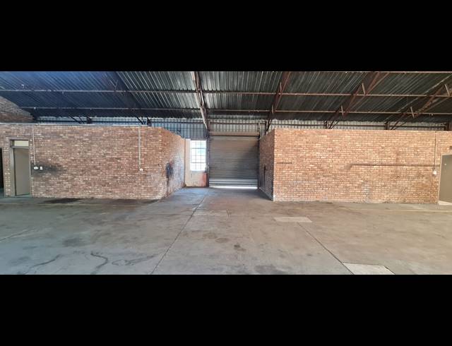 Warehouse property to rent in ANDERBOLT